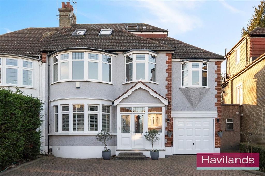 Property photo 1 of 21 Hillfield Park-22.Jpg
