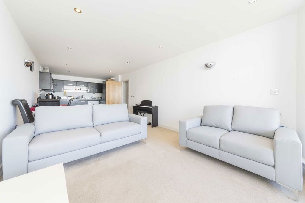 Property photo 2 of 5