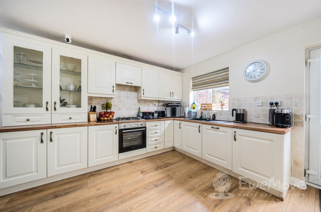 Property photo 2 of 13 20