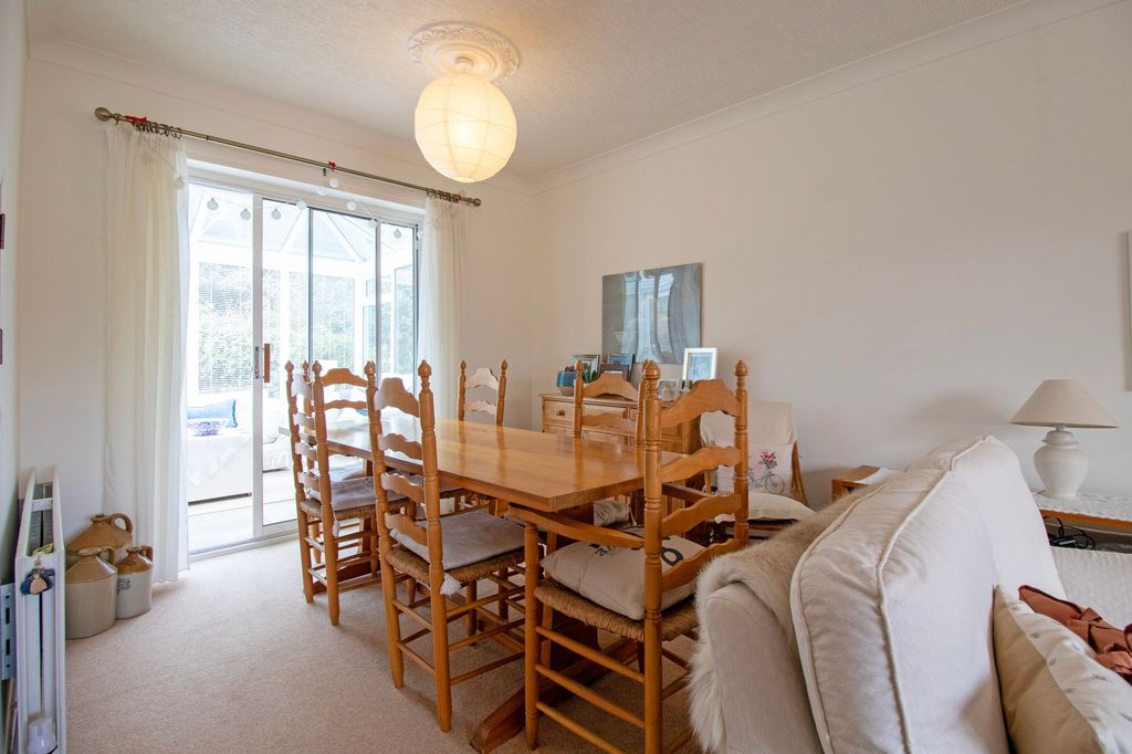 Property photo 3 of 34