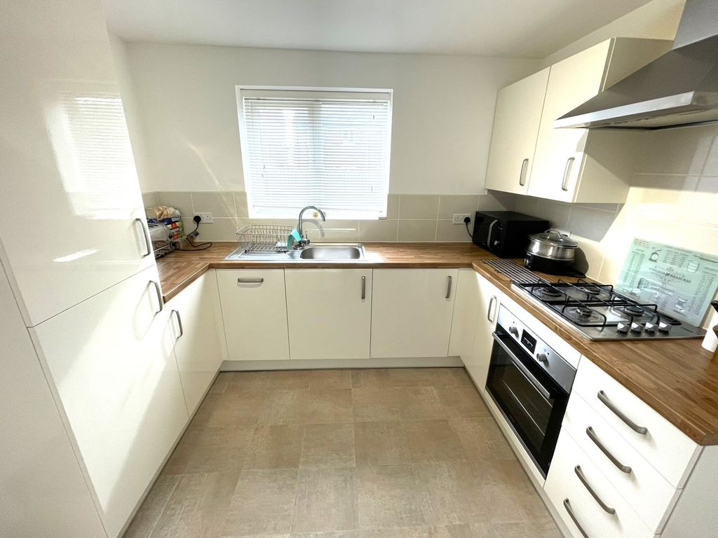 Property photo 3 of 14 Img_3811