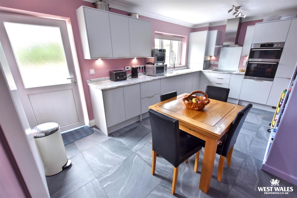 Property photo 3 of 27 15 (6).Jpg