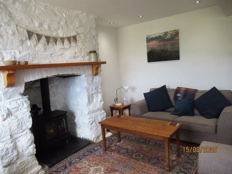 Property photo 2 of 18 Lounge
