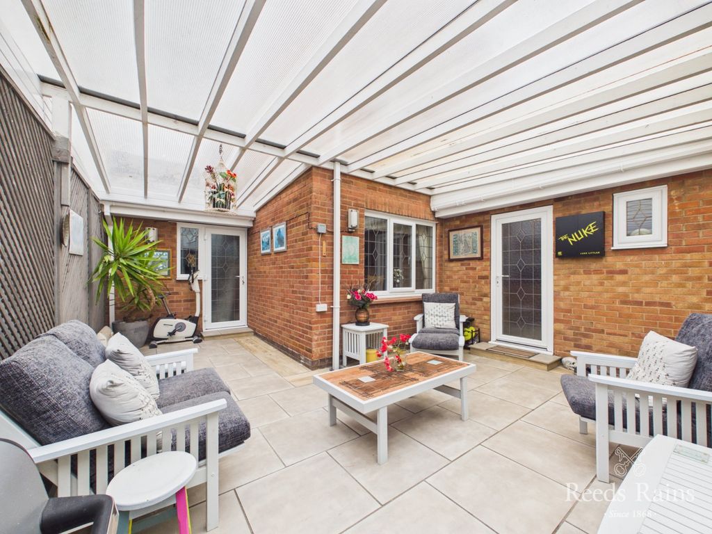 Property photo 3 of 31 Garden Room