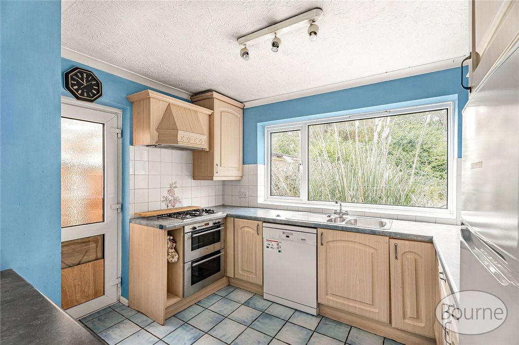 Property photo 2 of 11 Picture No. 29