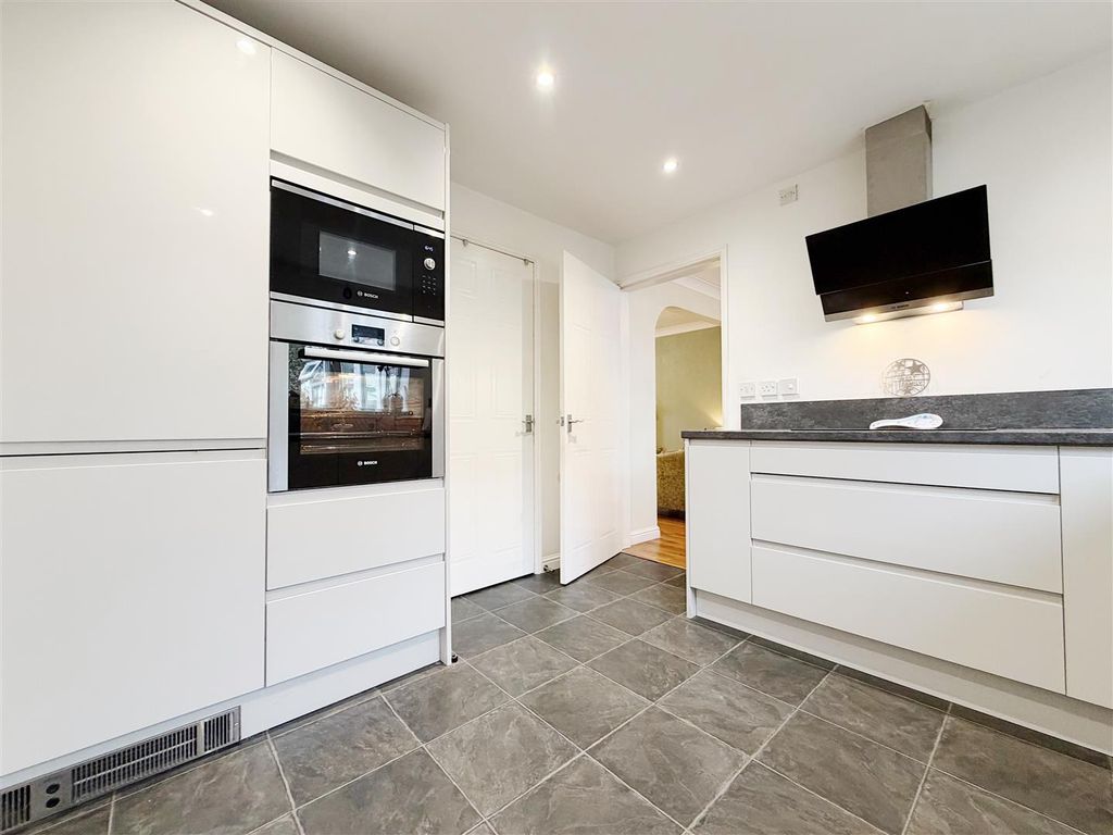 Property photo 2 of 15 Kitchen