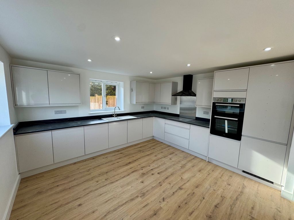 Property photo 3 of 13 Image