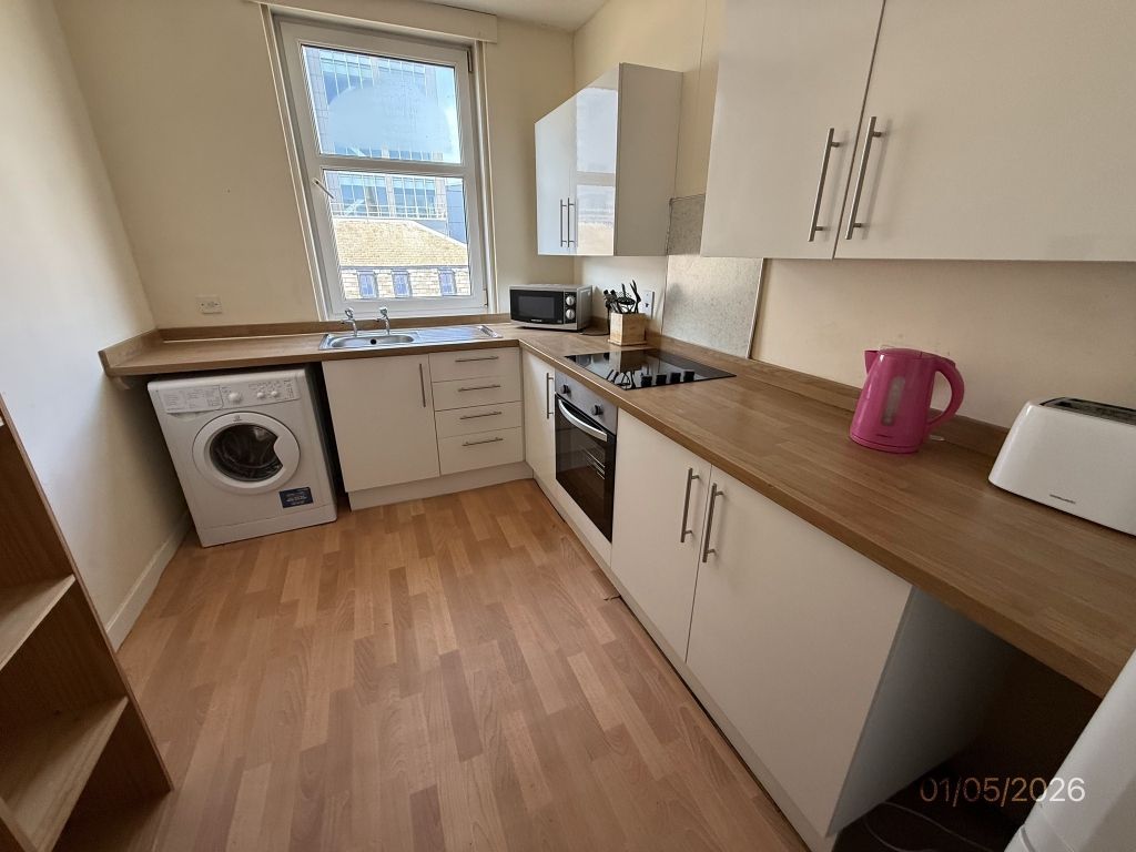 Property photo 2 of 10 Kitchen