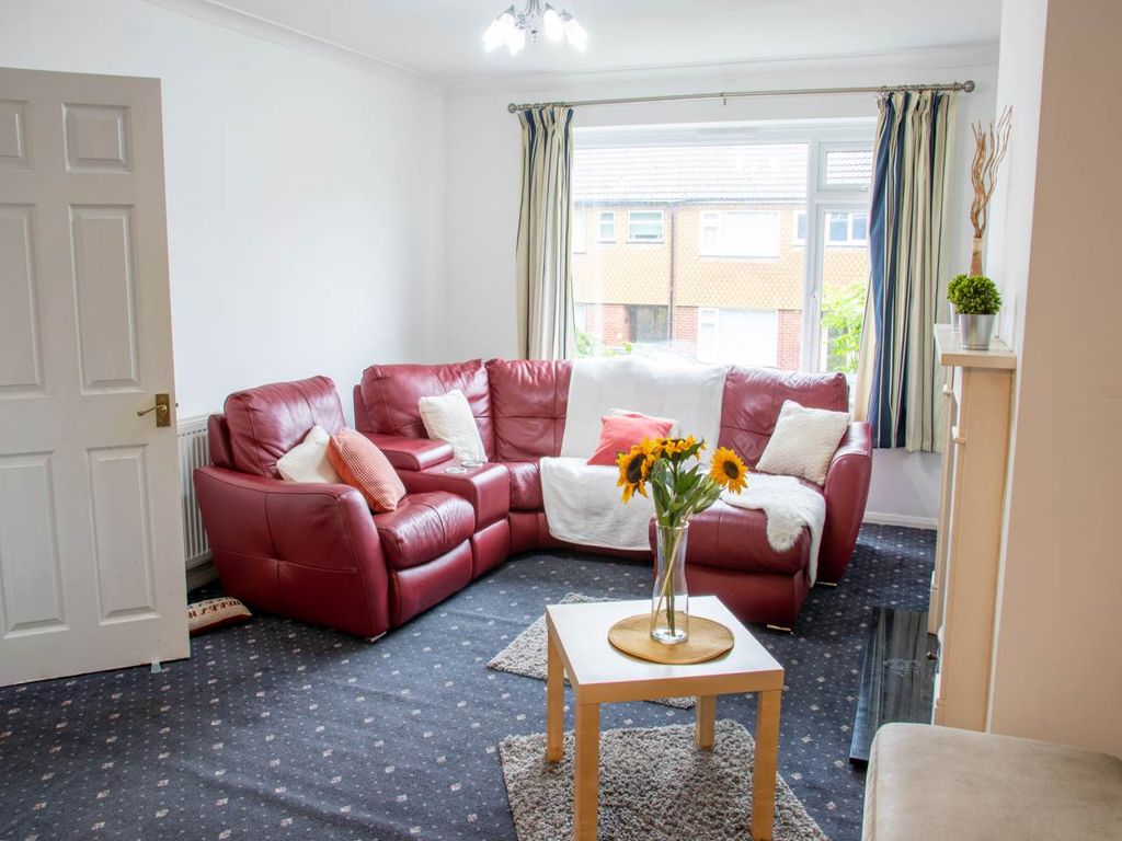 Property photo 1 of 13 Living Room