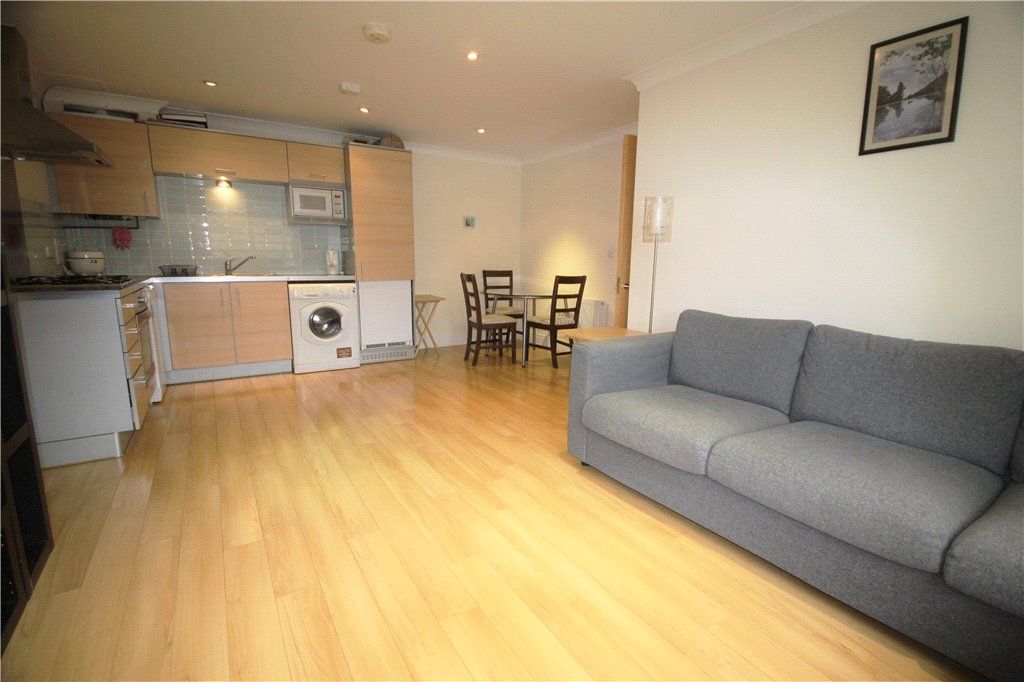 Property photo 2 of 6 Kitchen/Reception