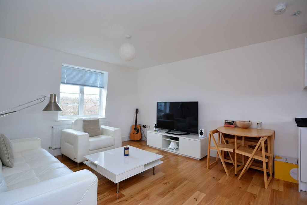 Property photo 2 of 8