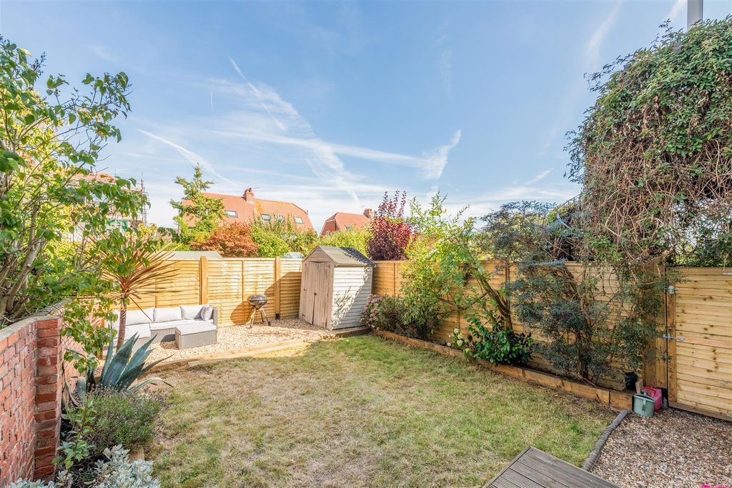 Property photo 2 of 13 31 Mansfield Road-15.Jpg
