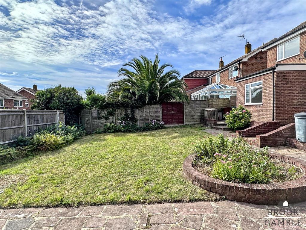 Property photo 3 of 33 01323 438506