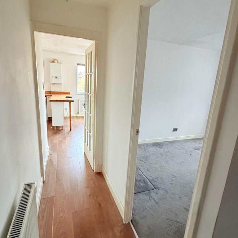 Property photo 2 of 7 Gallery