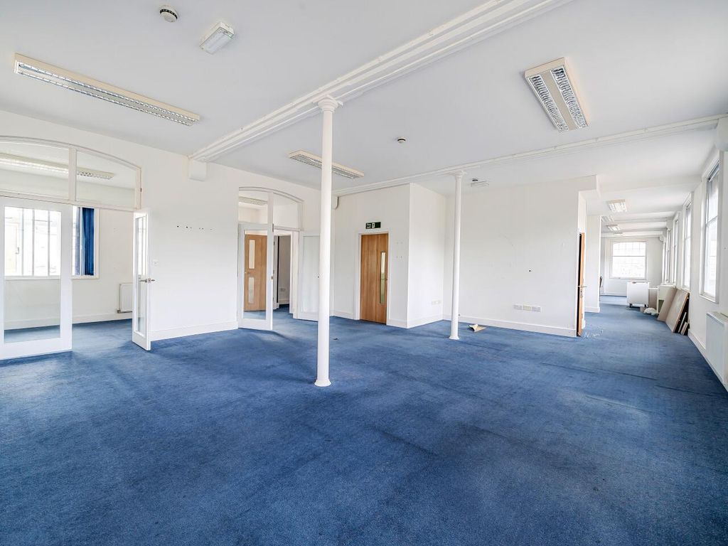 Property photo 3 of 8 2.Jpg