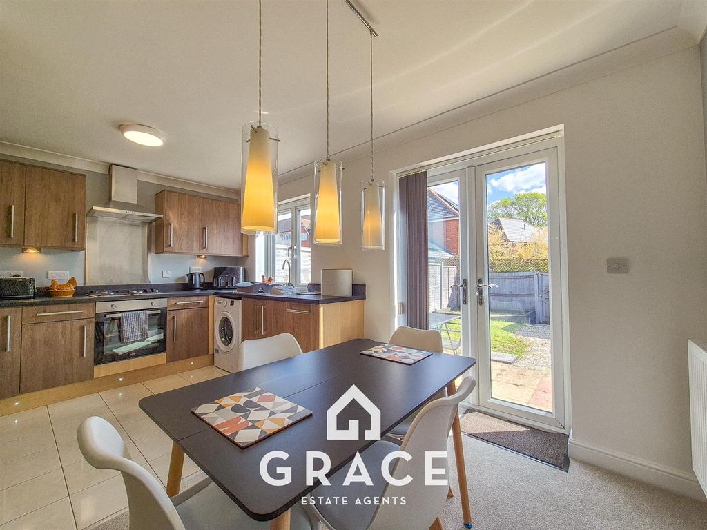 Property photo 2 of 17 Lounge/Diner