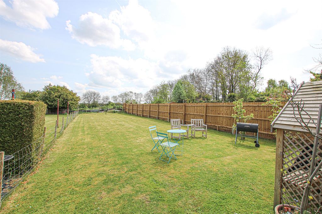 Property photo 3 of 14 Img_9713Gdn.Jpg