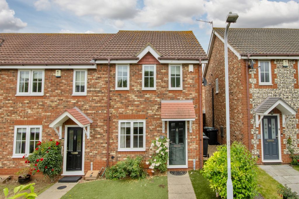 Property photo 1 of 12 External