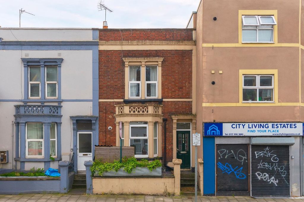 Property photo 2 of 27 2C5R8Sg - External B.Jpg