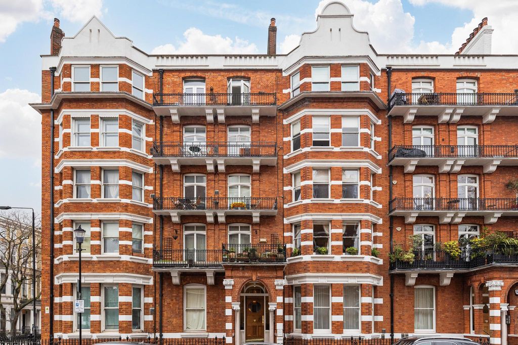 Property photo 1 of 18 Image