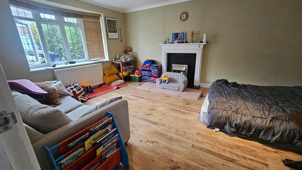 Property photo 2 of 31