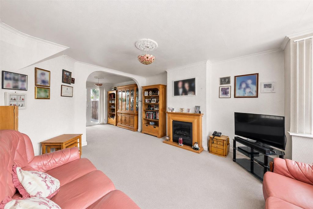 Property photo 2 of 16