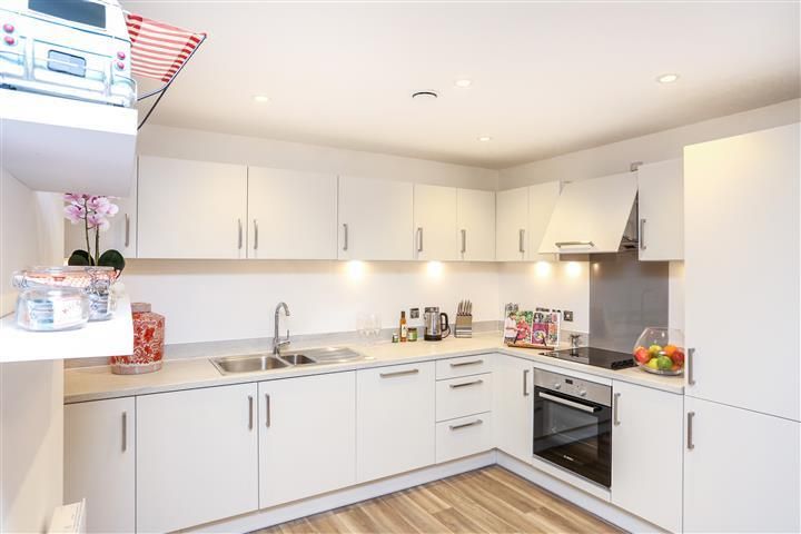 Property photo 3 of 8 Kitchen