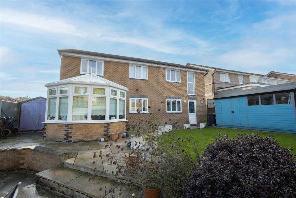 Property photo 1 of 21 Rear