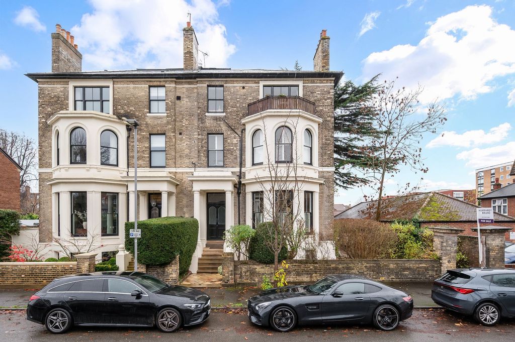 Property photo 1 of 12