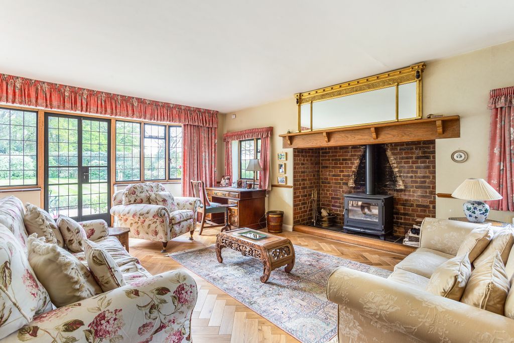 Property photo 2 of 25