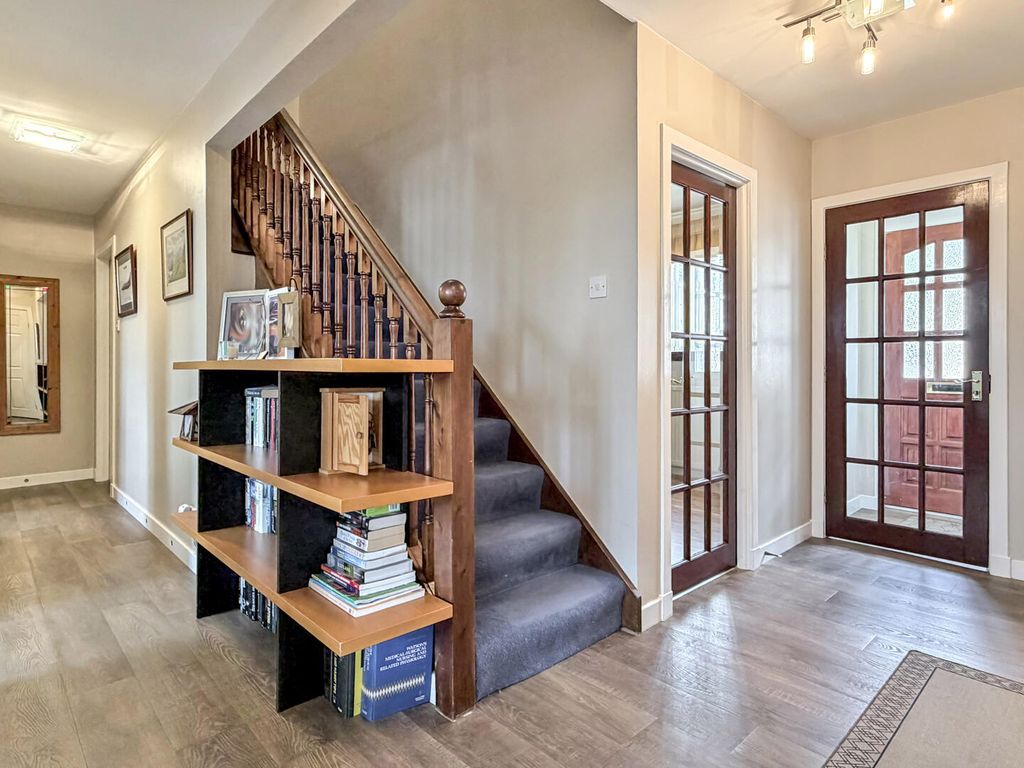 Property photo 3 of 40 Hallway