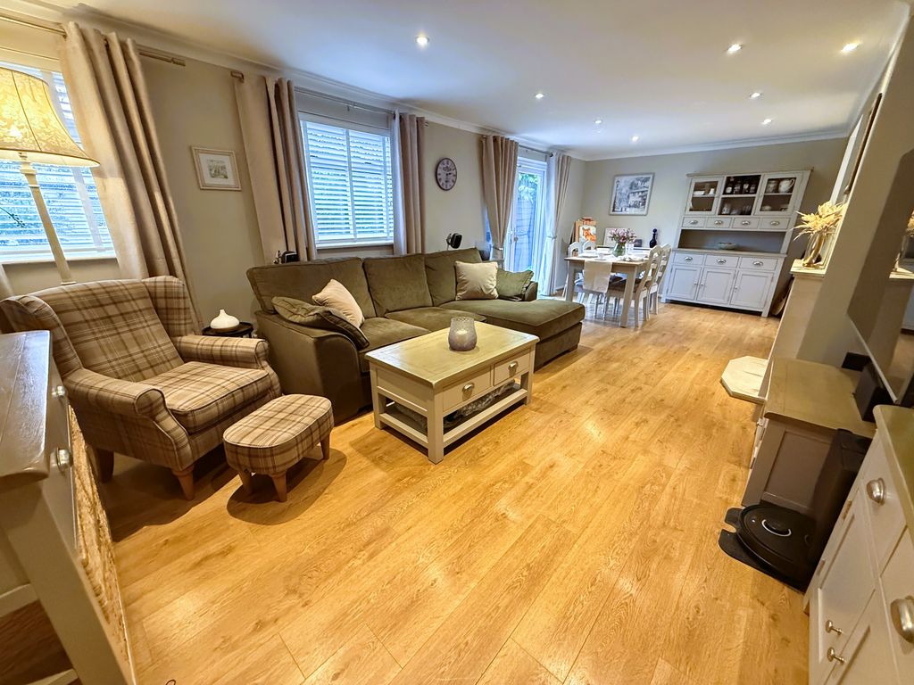 Property photo 2 of 16 Img7365
