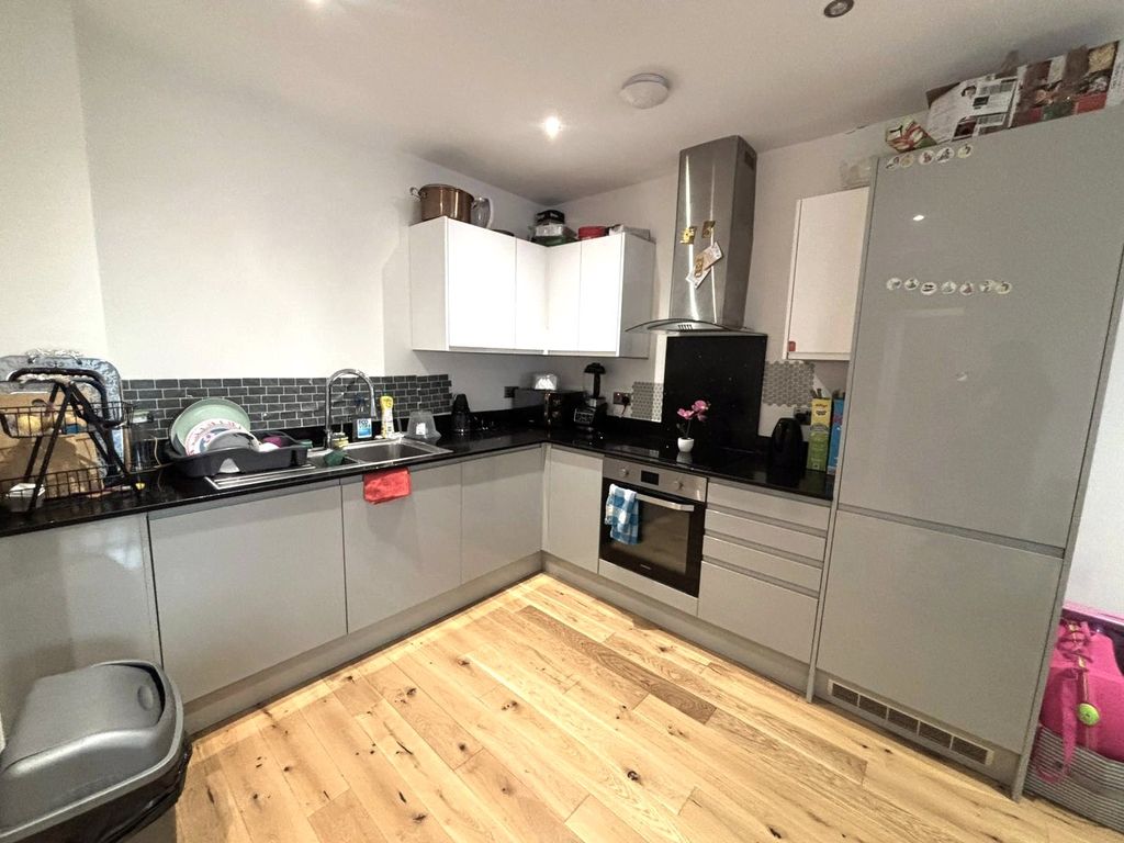 Property photo 3 of 8 Kitchen