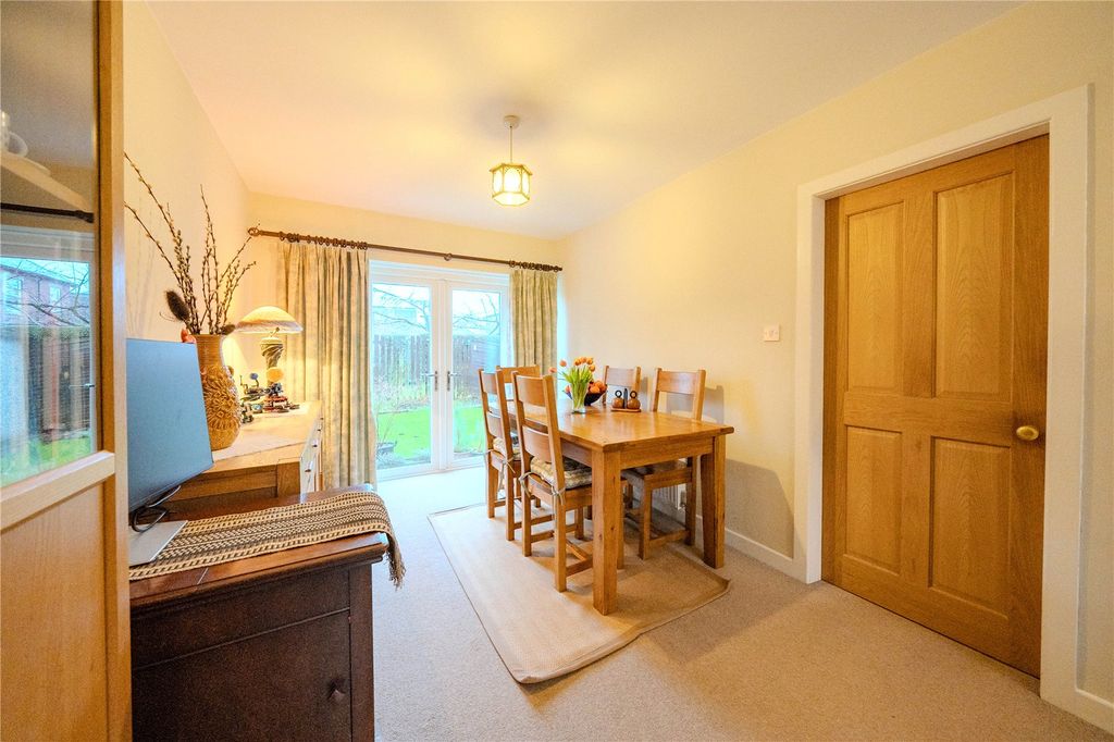 Property photo 3 of 27 Picture No. 14