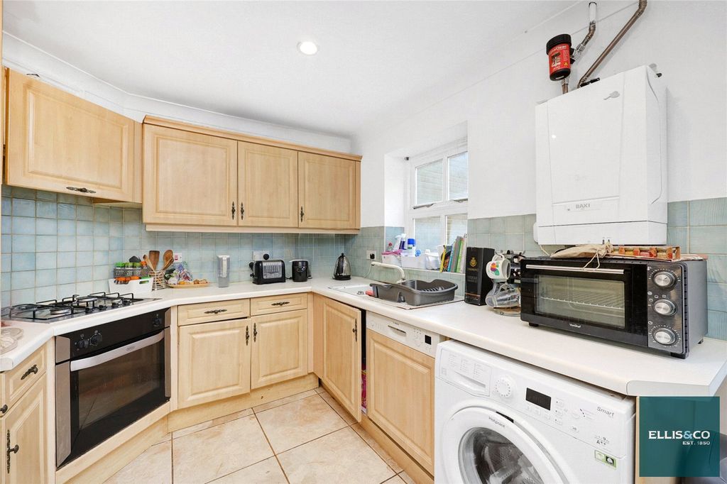 Property photo 2 of 12 Picture No. 22