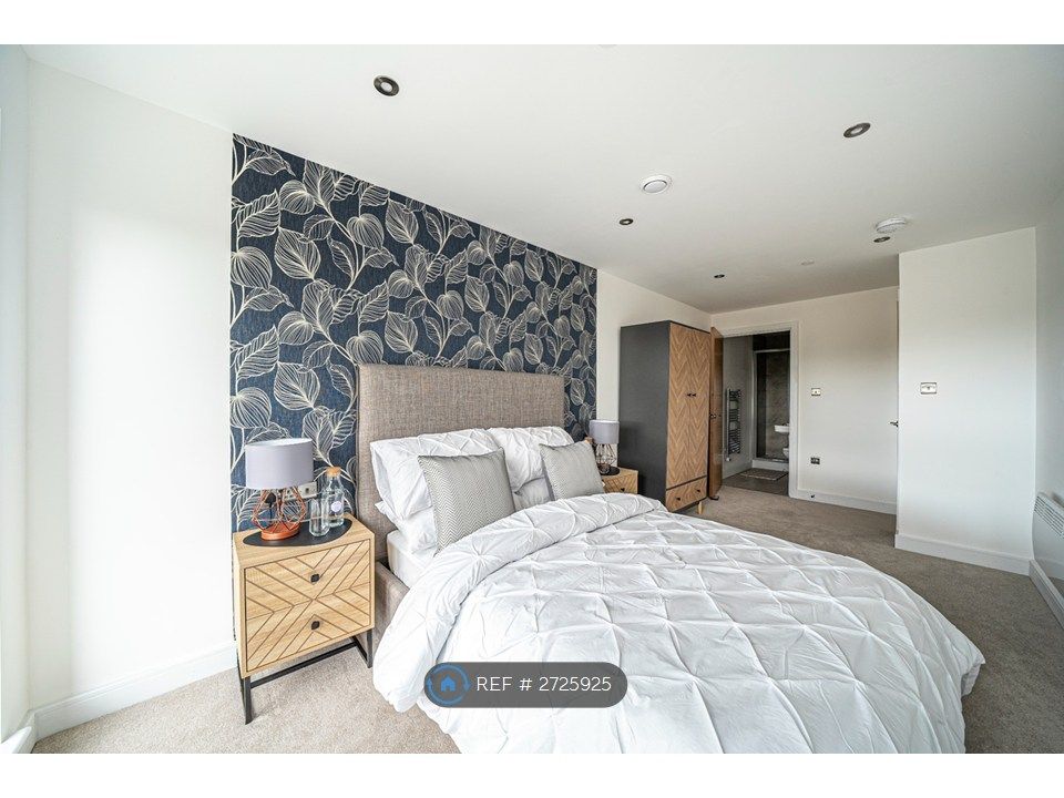 Property photo 3 of 35