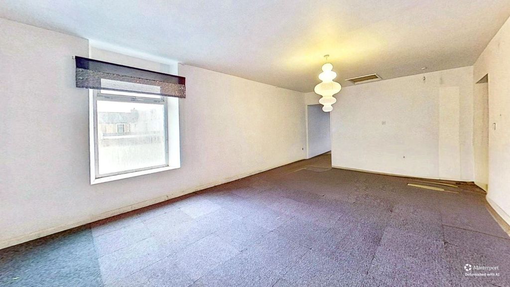 Property photo 2 of 37