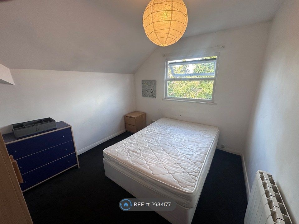 Property photo 3 of 7 Bedroom 1