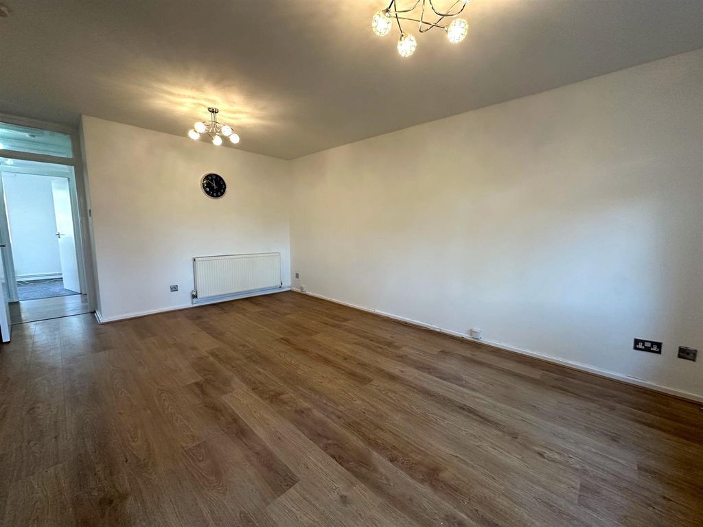 Property photo 3 of 8 Img_5423.Jpg