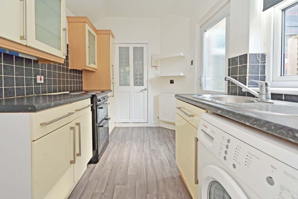 Property photo 2 of 21 Kitchen