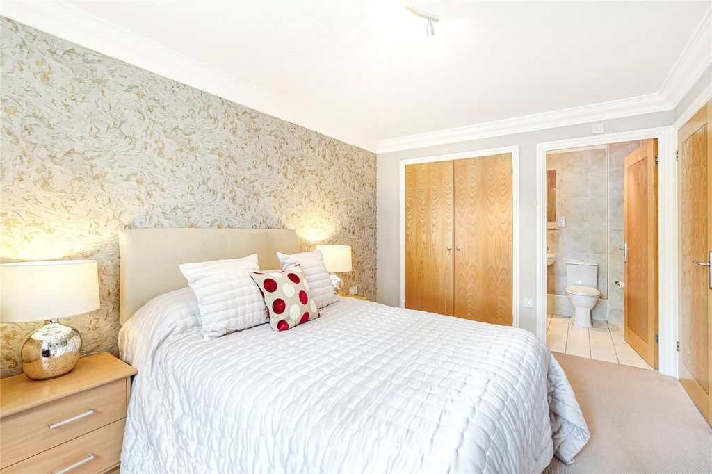 Property photo 3 of 12 Principal Bedroom