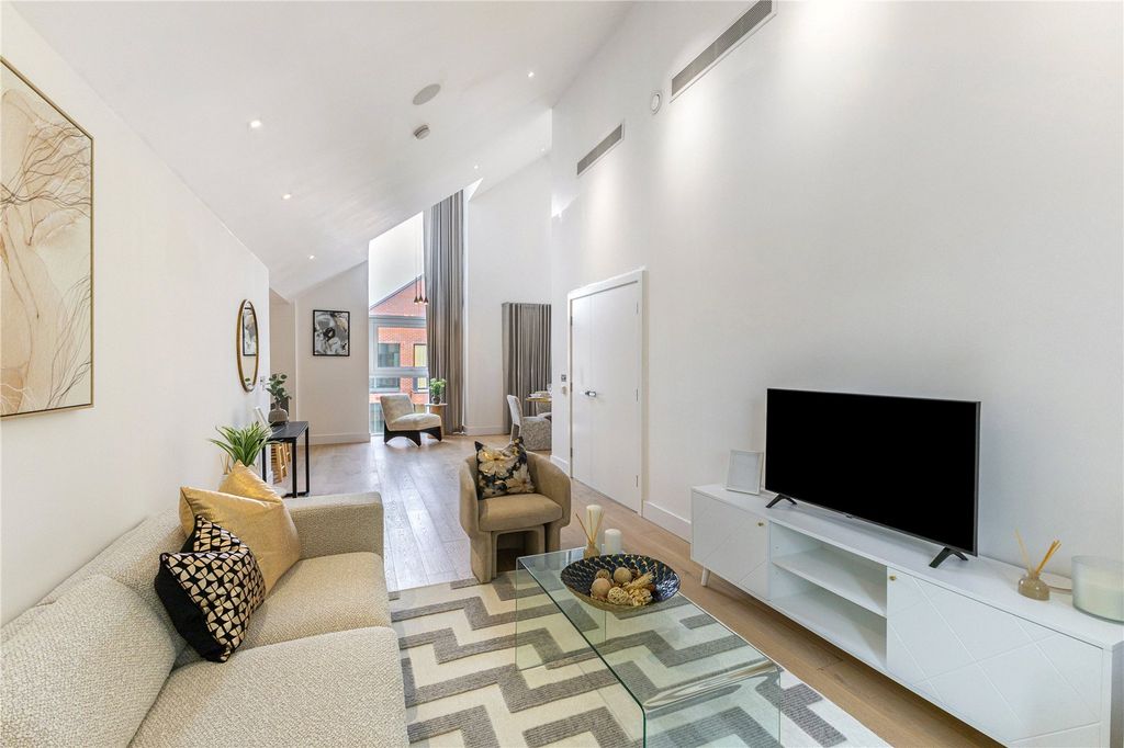 Property photo 2 of 14 Reception Room