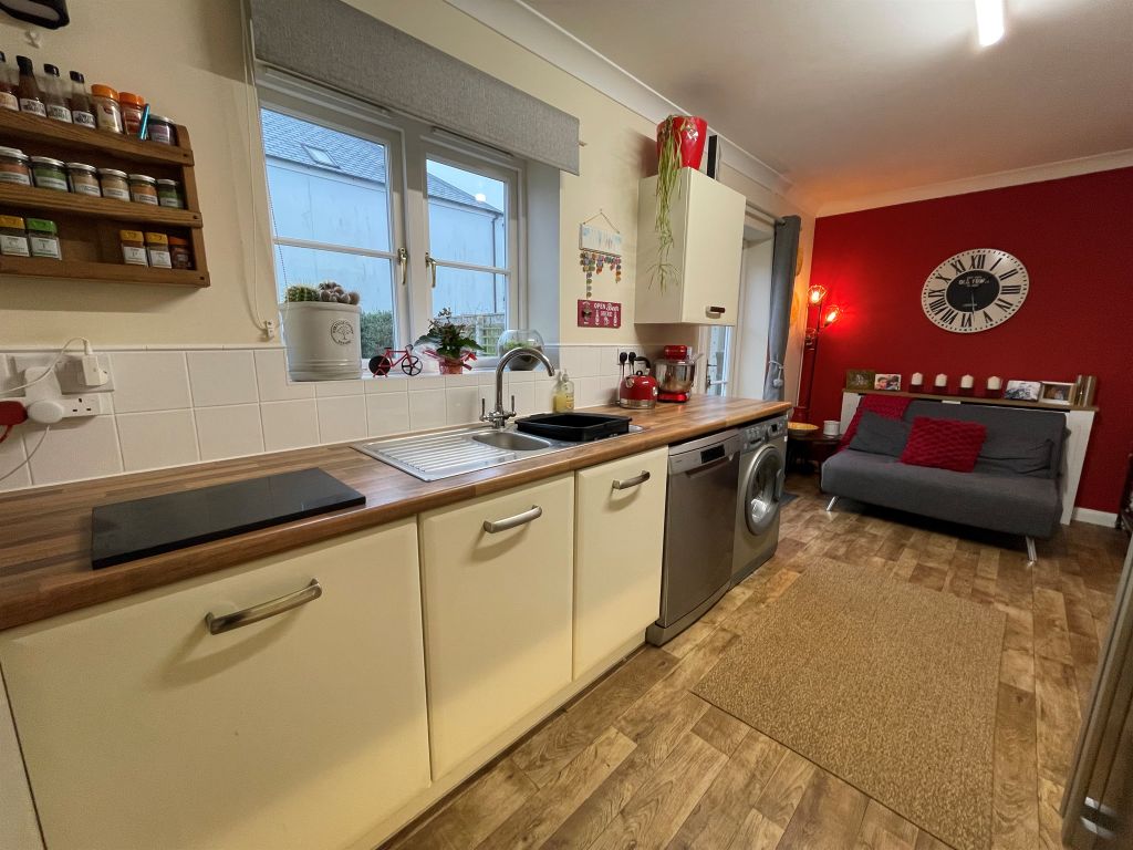 Property photo 3 of 12