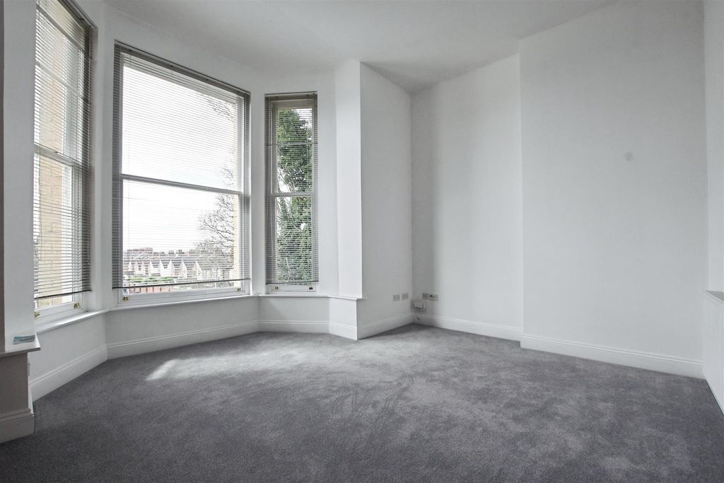 Property photo 3 of 16 Kitchen/Living Area