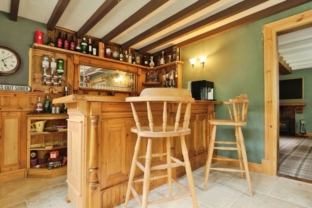 Property photo 3 of 33 4195768