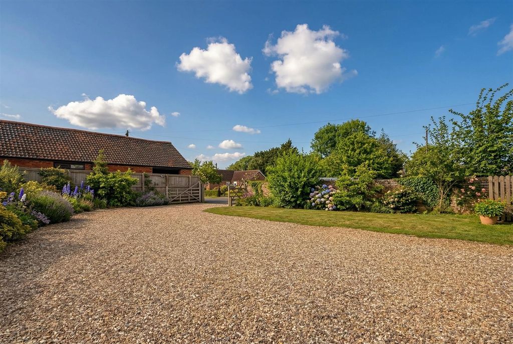 Property photo 3 of 30 Img_9300-Enhanced-1775113719247.Jpg