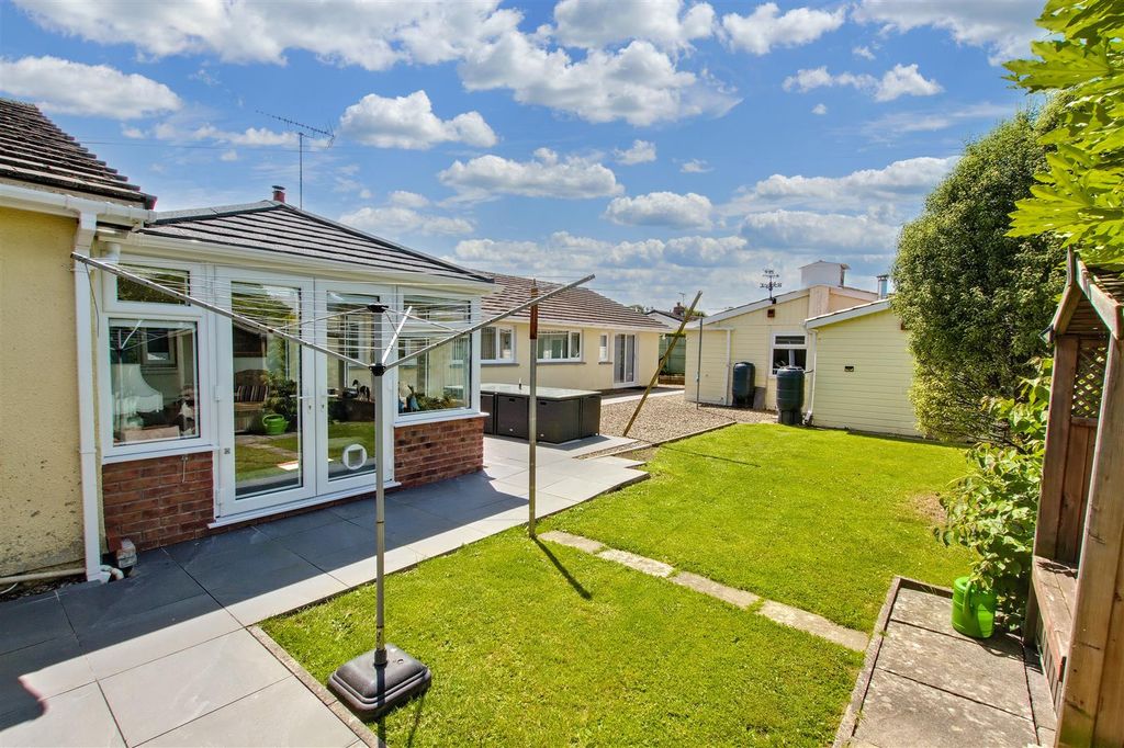 Property photo 2 of 69 Garden