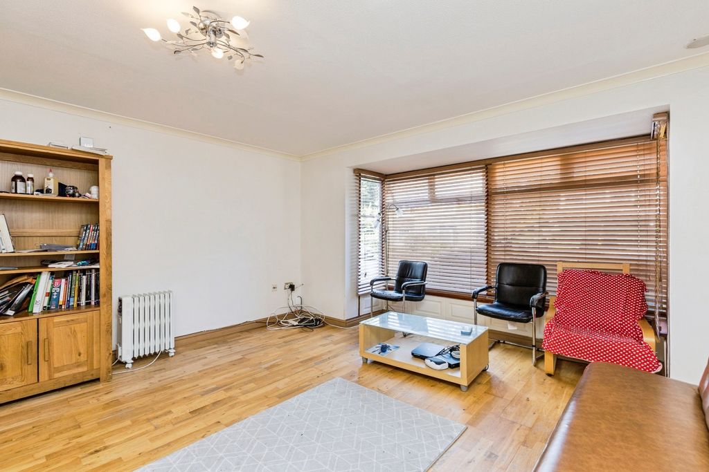 Property photo 3 of 15 Pbox-Img.Jpg