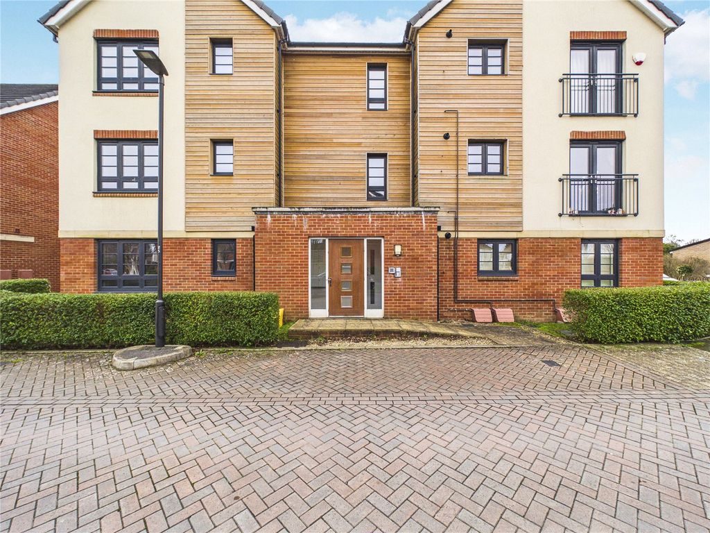 Property photo 2 of 12 Picture No. 13