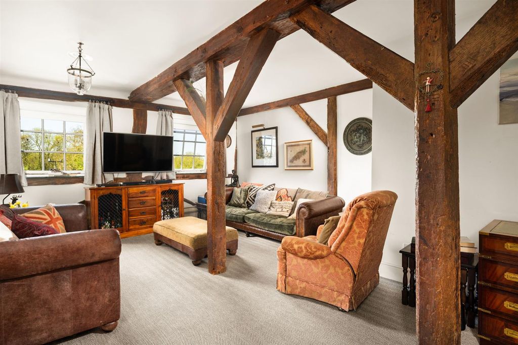 Property photo 3 of 12 Sitting Room